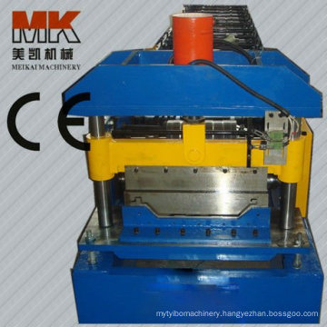 Hidden roof panel roll forming machine